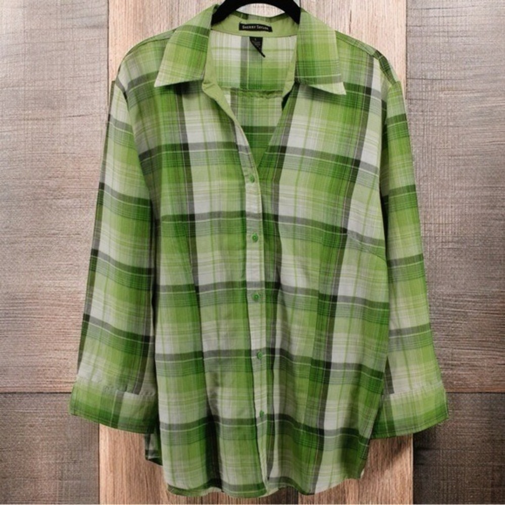 Sherry Taylor Green and White Plaid‎ Button up Top Size L Outdoors Hiking Summer